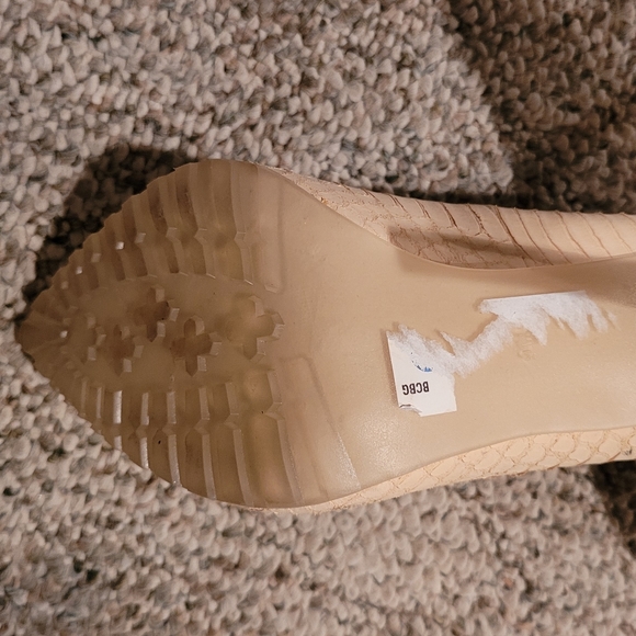 BCBG MAXAZRIA HEELS - Picture 5 of 5